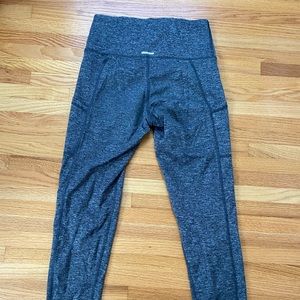 OFFLINE BY AERIE HUGGER HIGH WAISTED POCKET LEGGING... SIZE M
